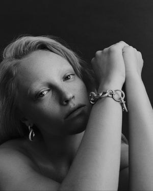 PAVÉ CURLED LINK BRACELET