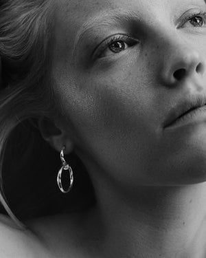 CURLED HOOP EARRINGS