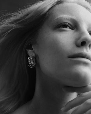 PAVÉ BAMBÙ HOOP EARRINGS | 1"