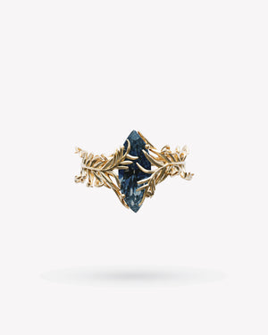 <p>full frond ring</p><span>antique sapphire</span><span>circa 1940</span>