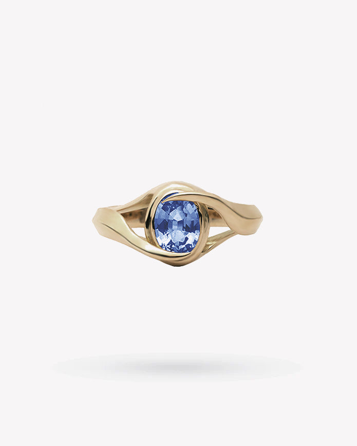 <p>frond signet ring</p><span>antique sapphire</span><span>circa 1940</span>
