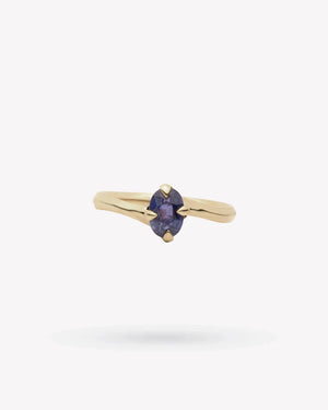 <p>frond solitaire ring</p><span>antique sapphire</span><span>circa 1940</span>