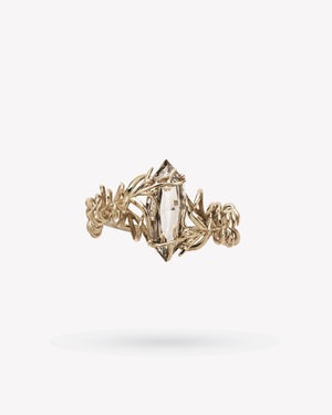 <p>full frond ring</p><span>antique diamond</span><span>circa 1940</span>