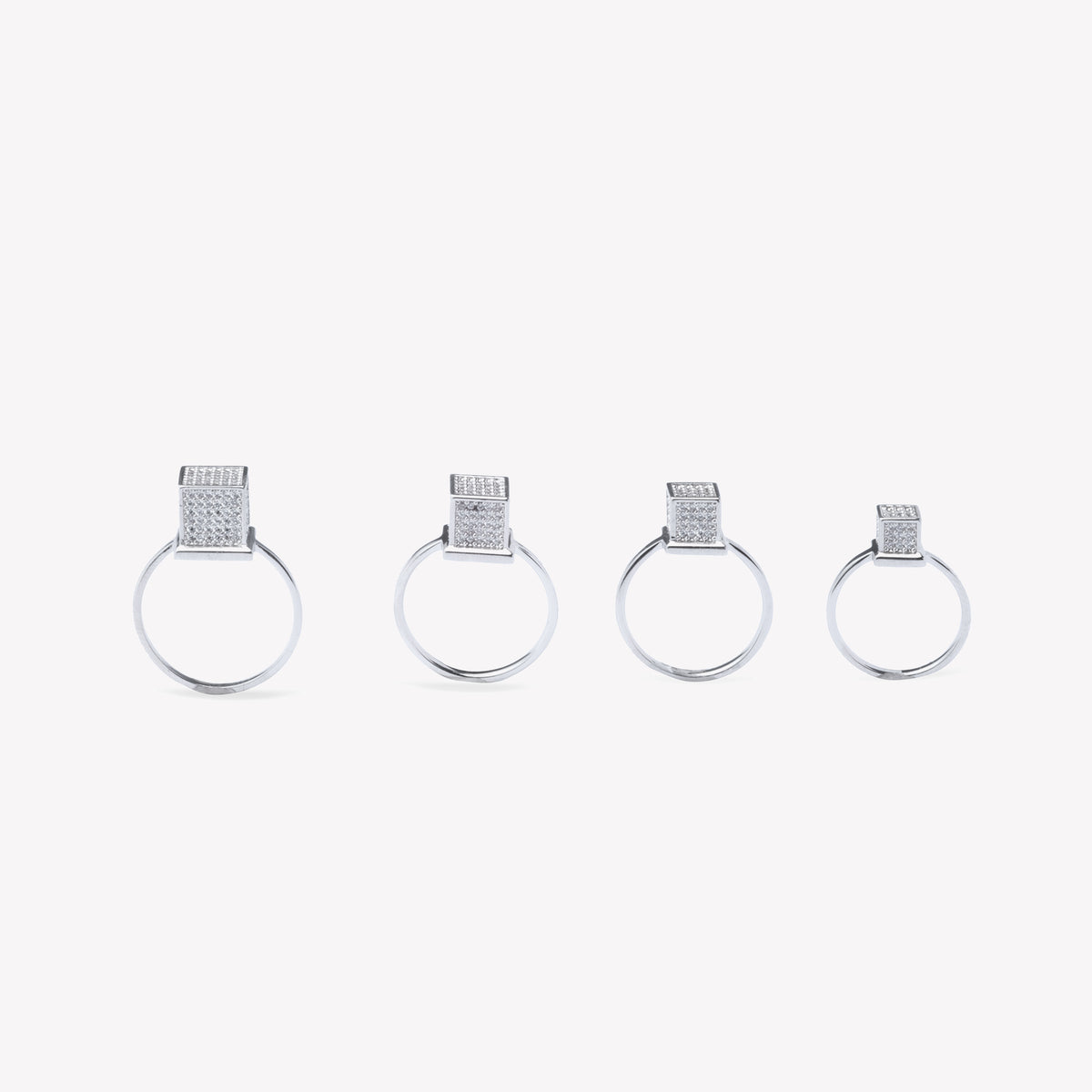 PAVÉ GRADUATED CUBE RING SET