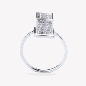 PAVÉ GRADUATED CUBE RING SET