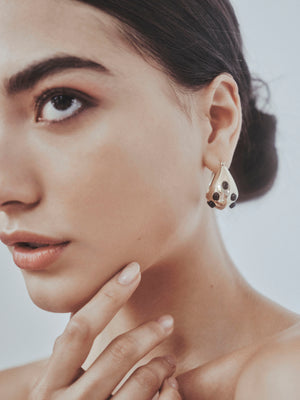 CABOCHON TEARDROP HOOP EARRINGS - ONYX