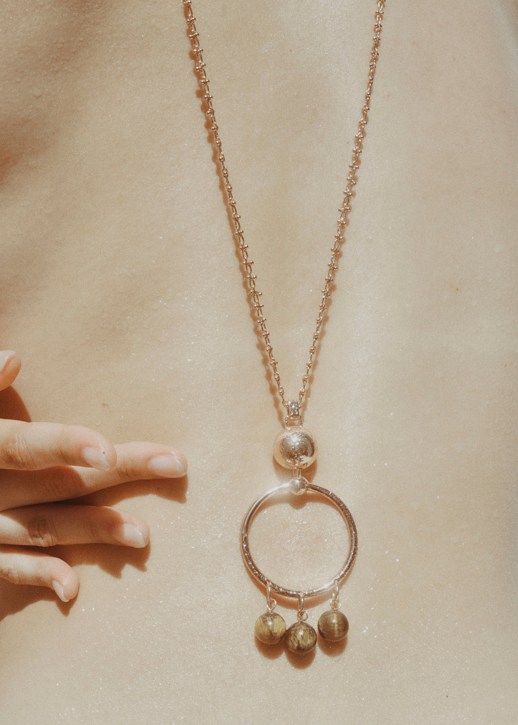 BEADED BARBELL PENDANT TIGER EYE