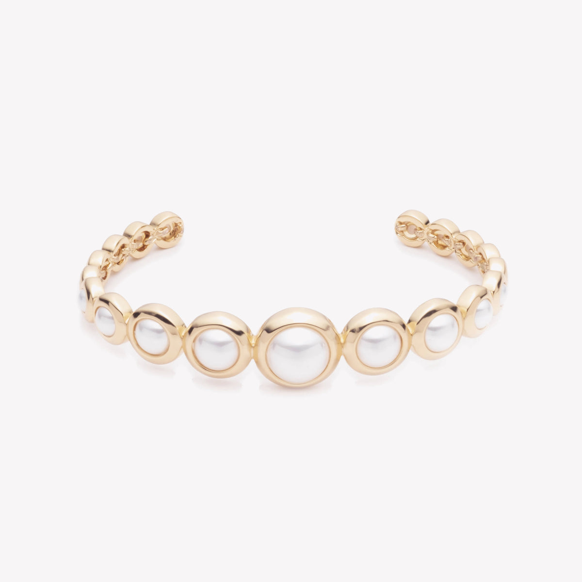 GRADUATED PEARL CUFF