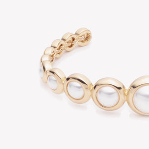 GRADUATED PEARL CUFF