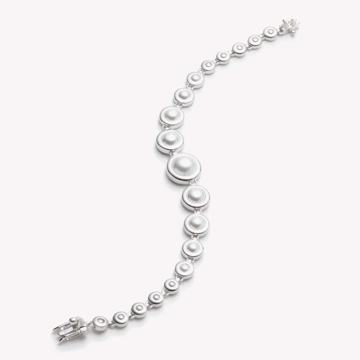 GRADUATED PEARL BRACELET