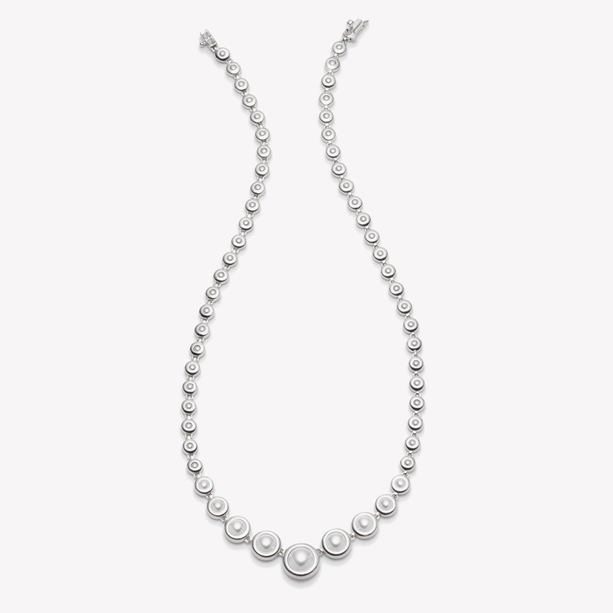 GRADUATED PEARL NECKLACE