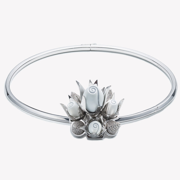 ROSE CLUSTER COLLAR