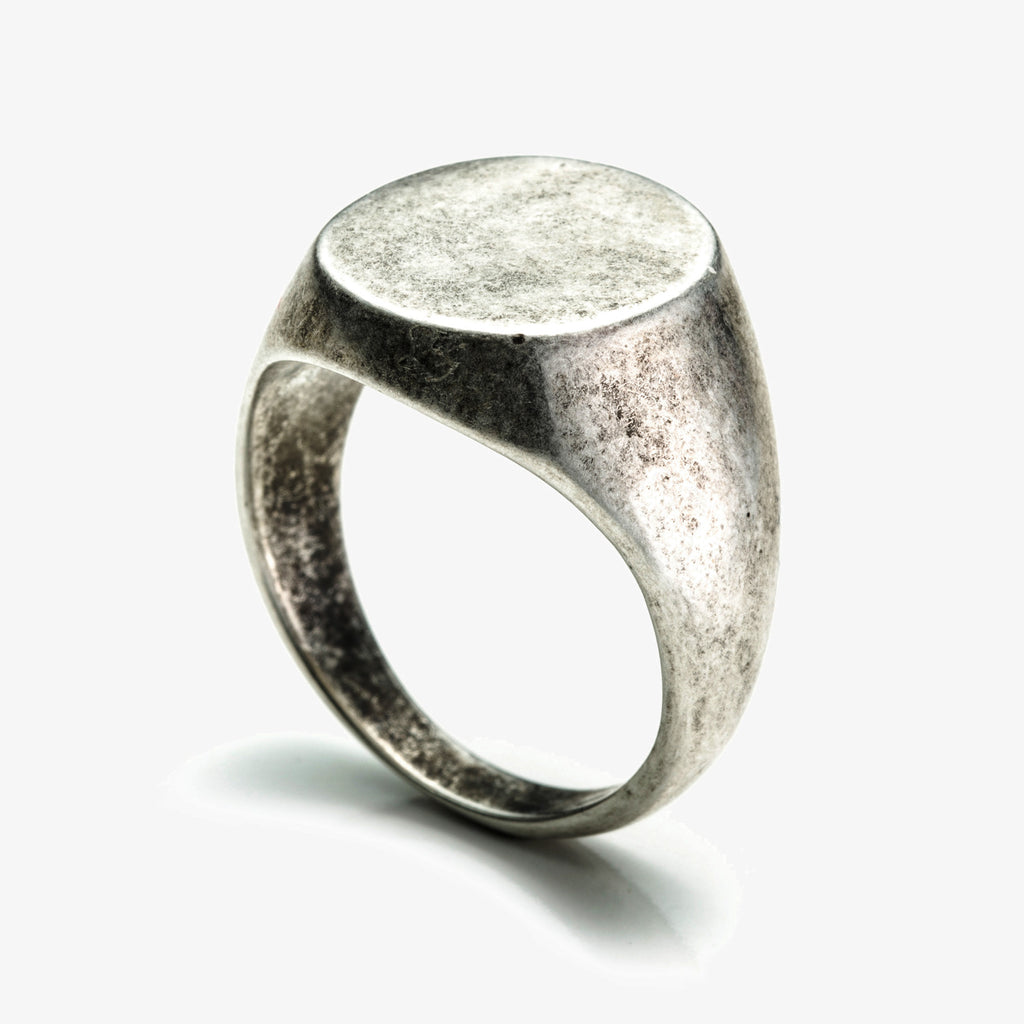 Men's signet ring in antique silver color | Golden Goose
