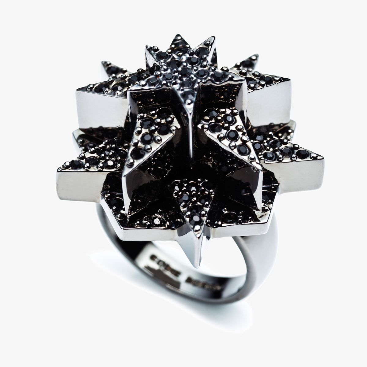 PAVÉ PENTAGRAM RING