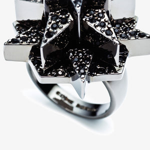 PAVÉ PENTAGRAM RING