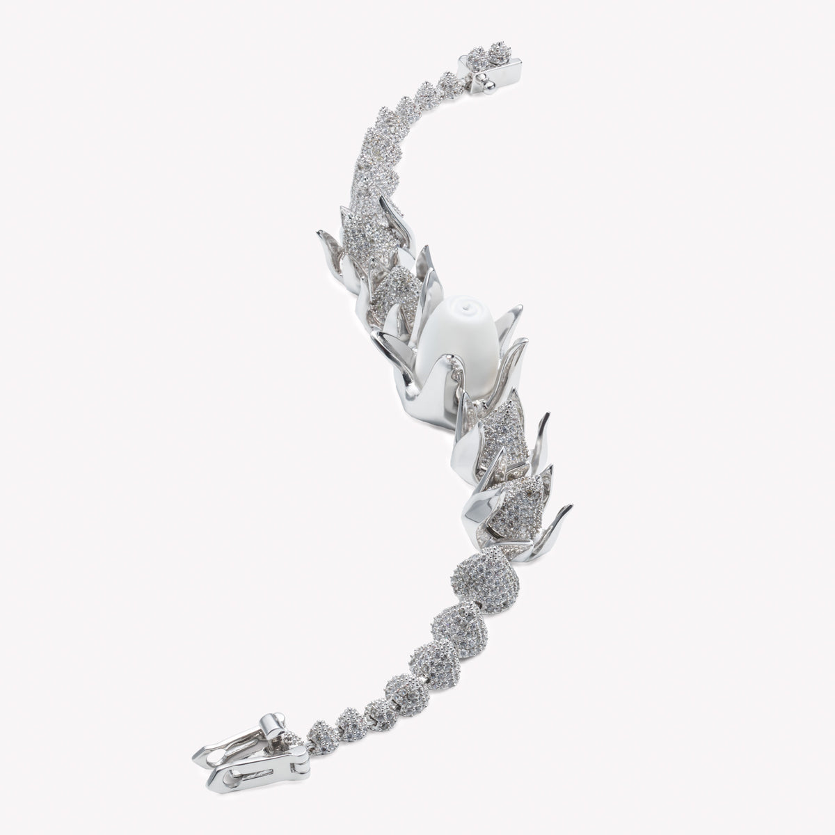 GRADUATED ROSE BRACELET