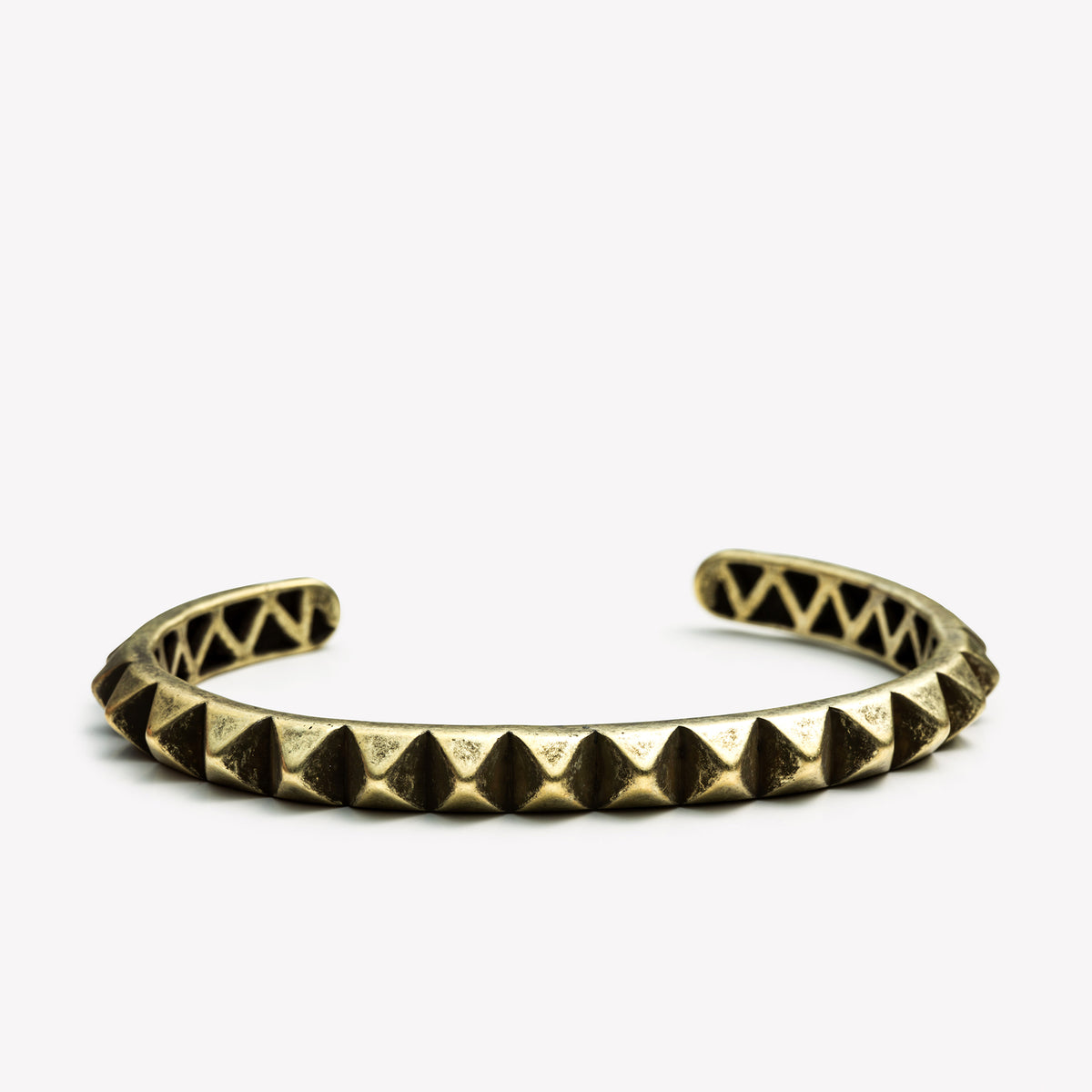 MENS PYRAMID CUFF