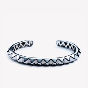 MENS PYRAMID CUFF