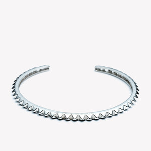 MENS SMALL PYRAMID CUFF